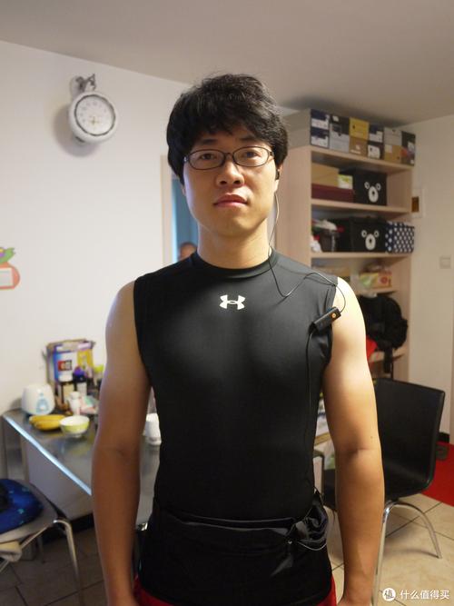 被退衣服中有耳机,衣服上带耳机